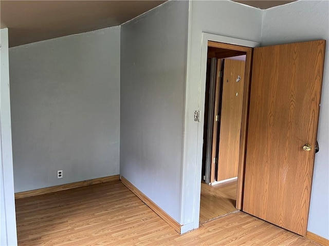 402 N 10th St, Apollo Boro, PA 15613 - empty room featuring light wood finished floors and baseboards