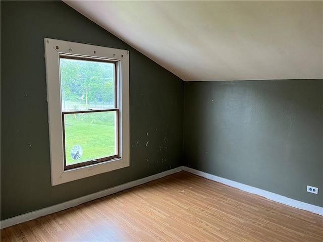 402 N 10th St, Apollo Boro, PA 15613 - bonus room featuring lofted ceiling and light wood-style flooring