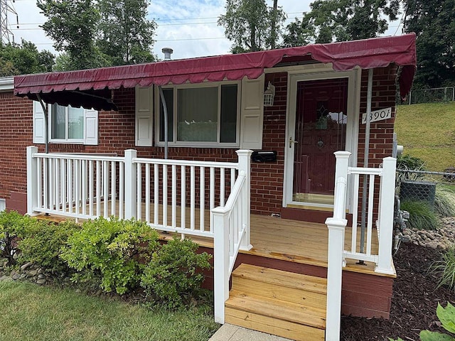 13901 Harvie Ct, North Huntingdon, PA 15642 - view of front of home featuring brick siding
