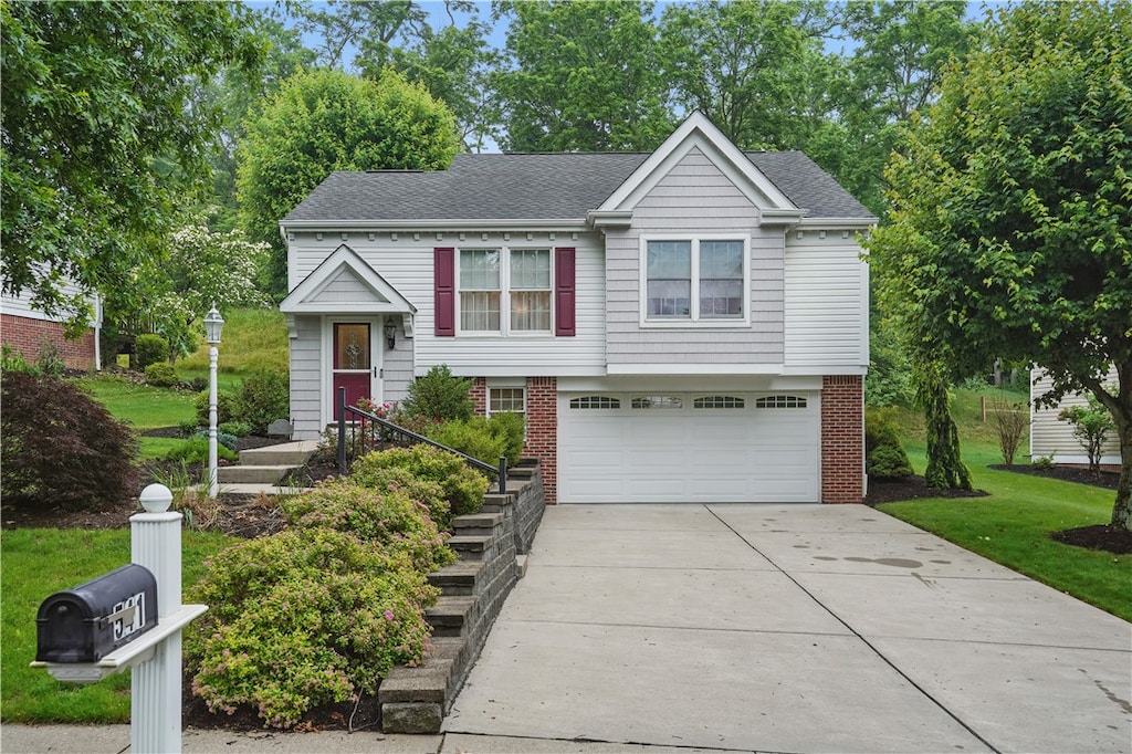 541 Cherryhill Dr, Cecil, PA 15017 - photo 1