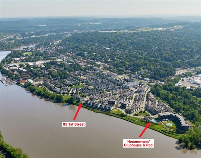 85 1st St, Oakmont, PA 15139 - aerial view of property and surrounding area with a large body of water