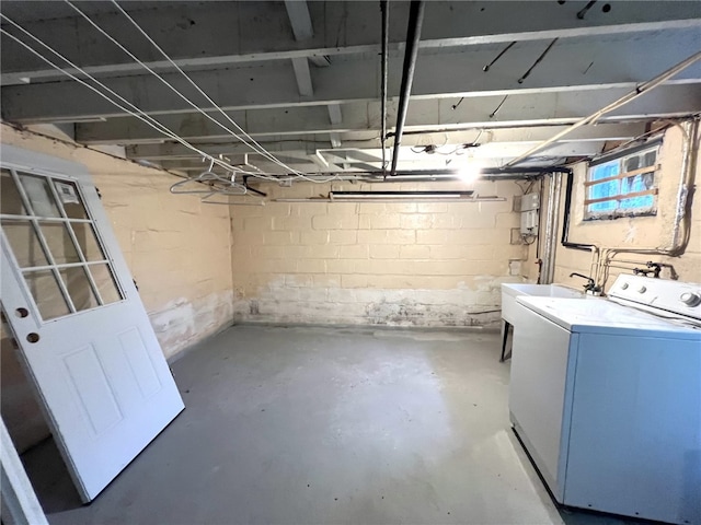 7351/2 7th Ave, Coraopolis, PA 15108 - below grade area featuring washer / clothes dryer