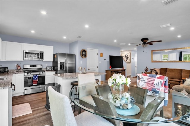 238 Smith Ln, Chippewa Twp, PA 15010 - dining space with dark wood-type flooring, recessed lighting, and ceiling fan