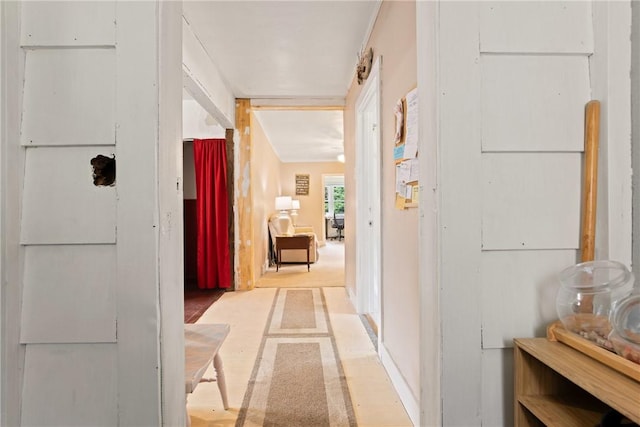 136 B St, Shade Twp, PA 15563 - hallway featuring inlaid floor details