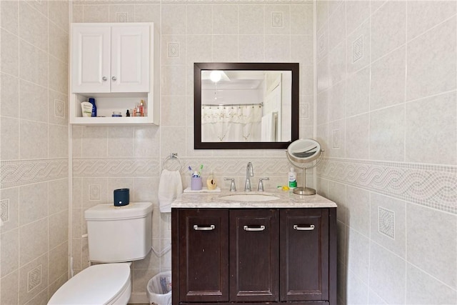 136 B St, Shade Twp, PA 15563 - full bathroom featuring tile walls and vanity