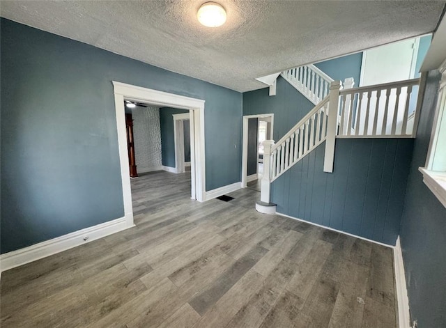 766 S Irvine Ave, Sharon, PA 16146 - photo 3