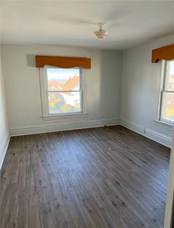 655 Spruce Ave, Sharon, PA 16146 - photo 7