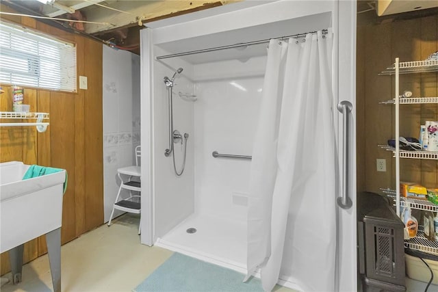 122 S Atlantic Ave, Cheswick, PA 15024 - full bath with a shower with shower curtain and concrete flooring