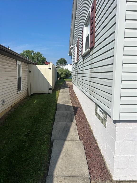 1347 Paradise Ave, Washington Twp, PA 15012 - photo 16