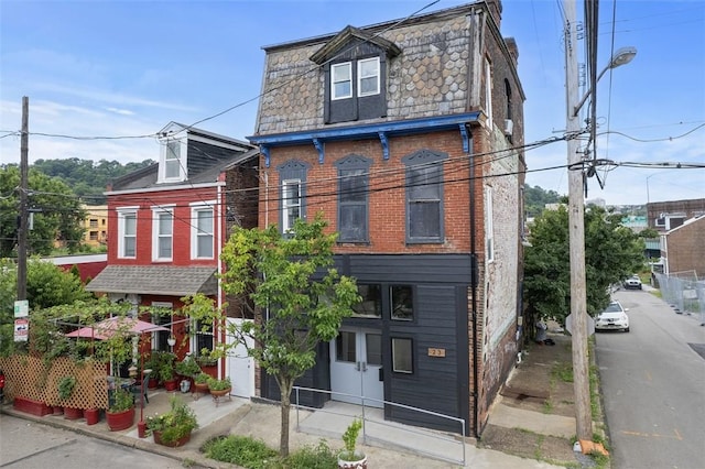 23 Seneca St, Downtown Pgh, PA 15219 - photo 1