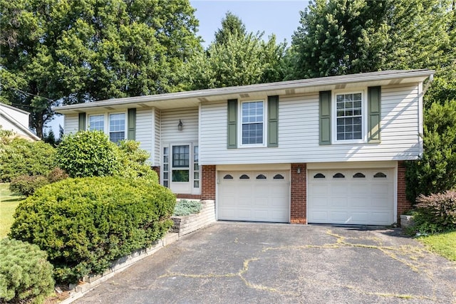 107 Black Friar Dr, Moon/Crescent Twp, PA 15108 - photo 1