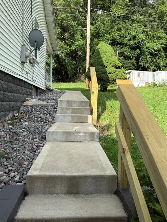 527 Palmer Rd, German Twp, PA 15410 - photo 4