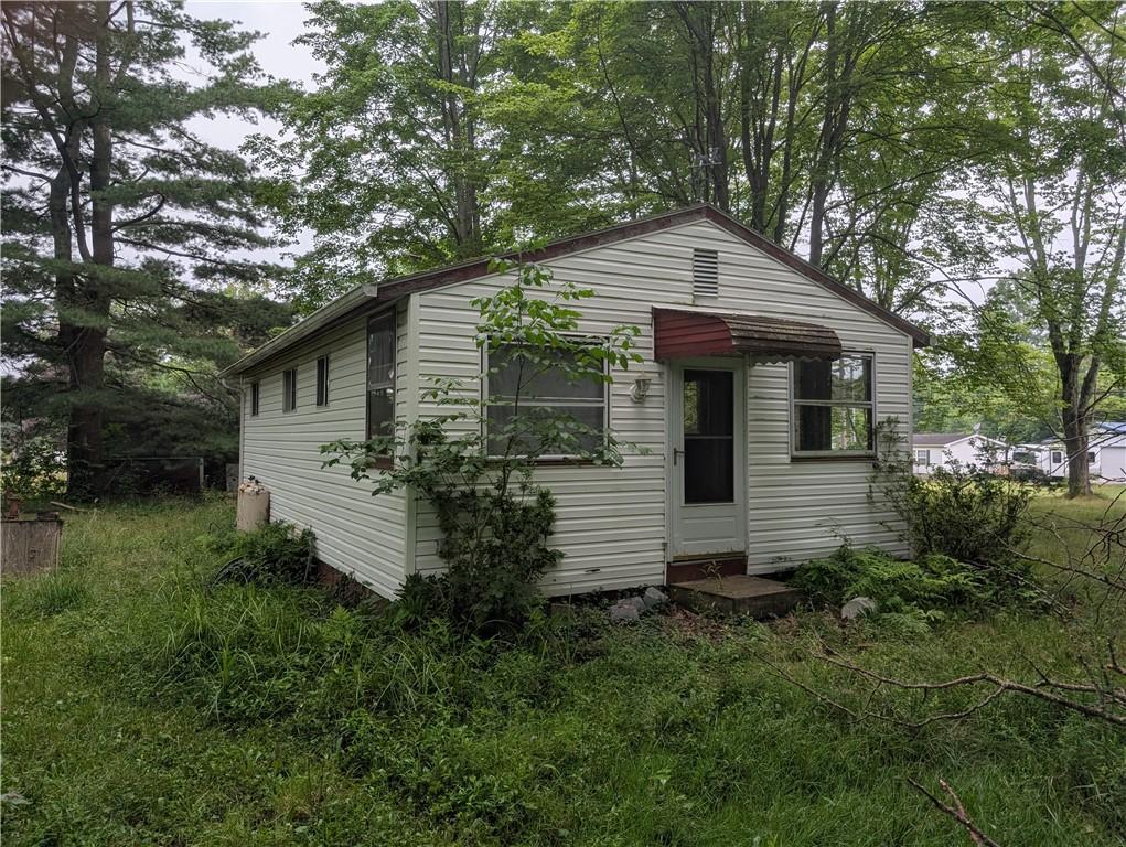1545 Meadow Dr, Jamestown, PA 16134 - photo 2