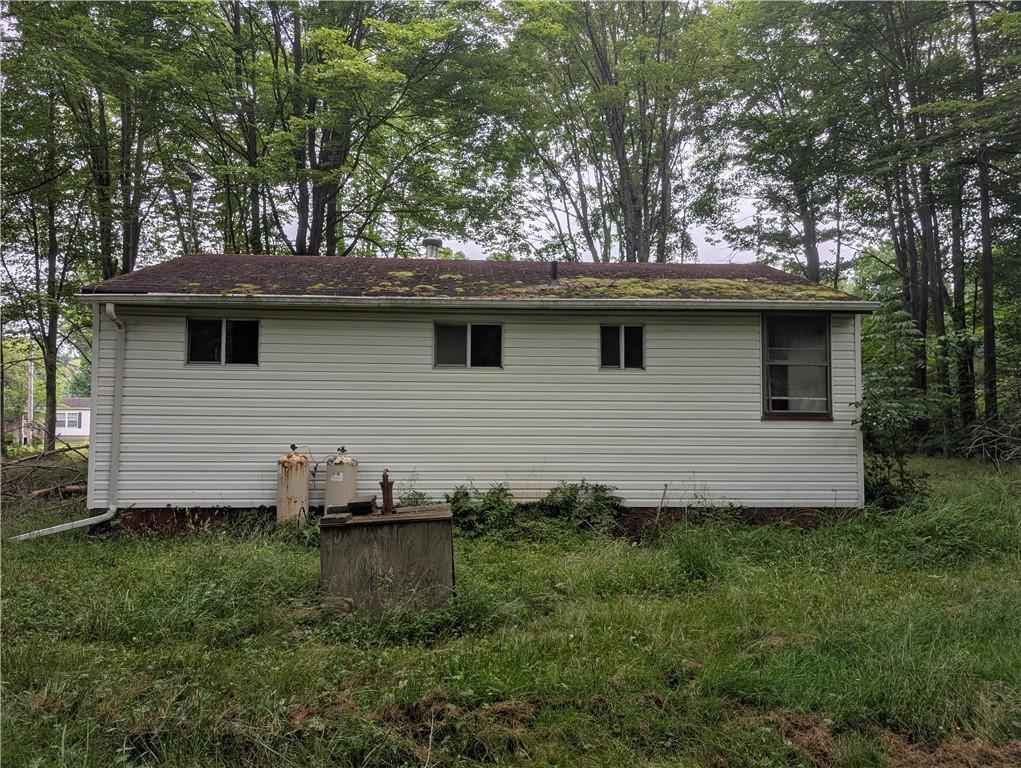 1545 Meadow Dr, Jamestown, PA 16134 - photo 4