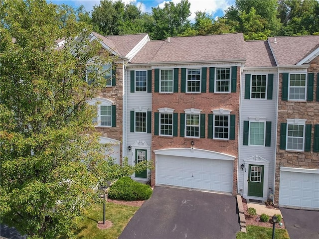 205 Grace Manor Dr, Robinson Twp, PA 15108 - photo 1
