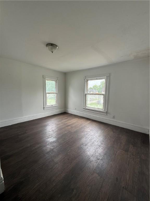 379 Prospect St, Sharon, PA 16146 - photo 3