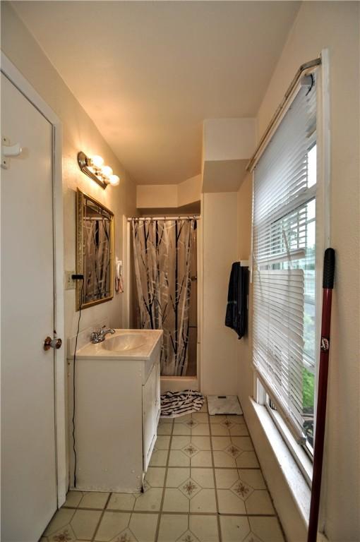 209 N 4th St, Youngwood, PA 15697 - photo 12