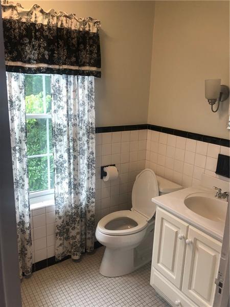 1038 Manor Rd, New Kensington, PA 15068 - photo 8