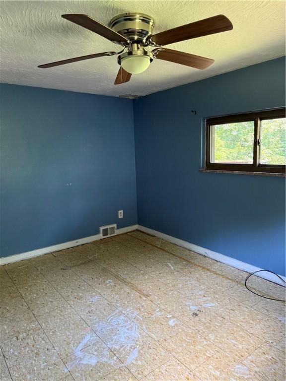 1835 Orchid Pl, Lincoln Place, PA 15207 - photo 15