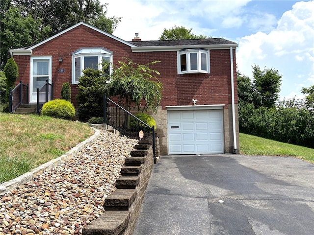 515 Glen Shannon Dr, Castle Shannon, PA 15234 - photo 1