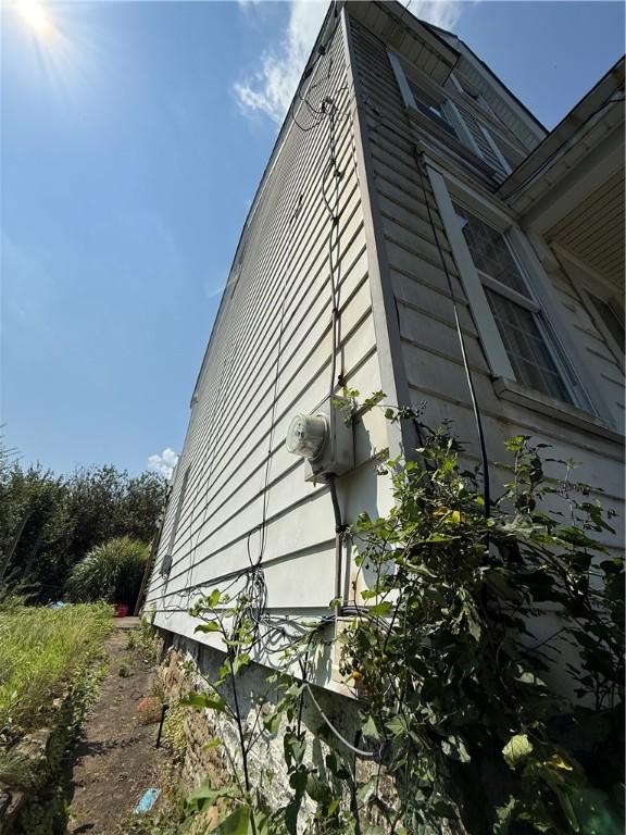 3 Russell St, Perry Hilltop, PA 15214 - photo 2