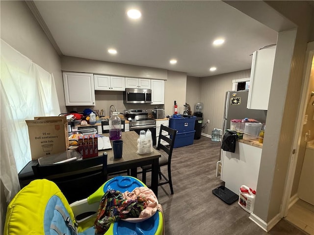 1328 Diana St, Spring Hill, PA 15212 - photo 2
