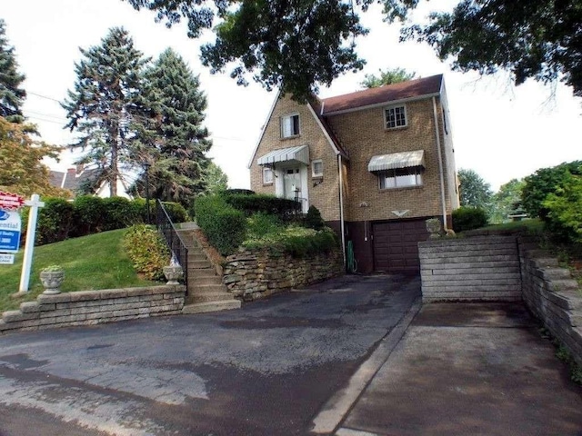 447 Wilson Dr, Penn Hills, PA 15235 - photo 1