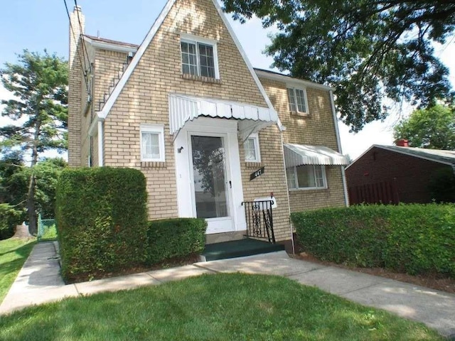 447 Wilson Dr, Penn Hills, PA 15235 - photo 2