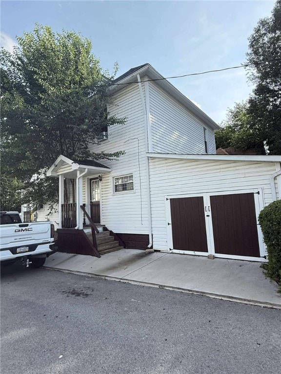 410 Peach St, City Of But Nw, PA 16001 - photo 1