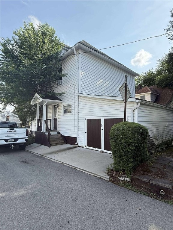 410 Peach St, City Of But Nw, PA 16001 - photo 2