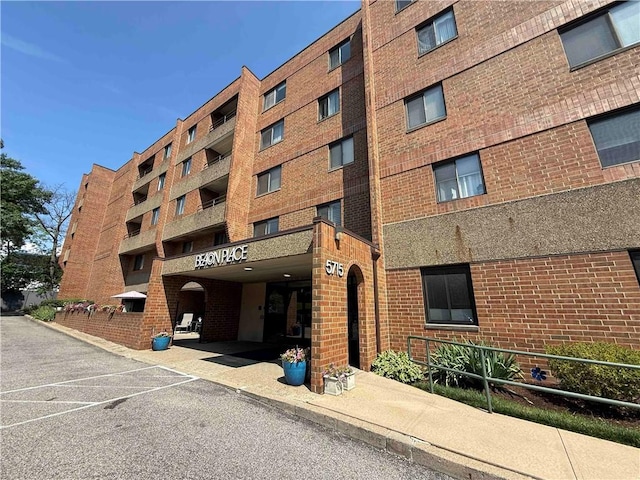 5715 Beacon St Unit 403, Squirrel Hill, PA 15217 - photo 1