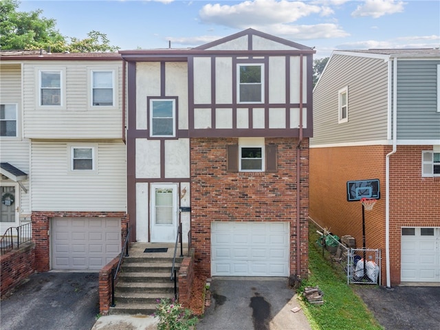 7 Mckinley Sq, Coraopolis, PA 15108 - photo 1