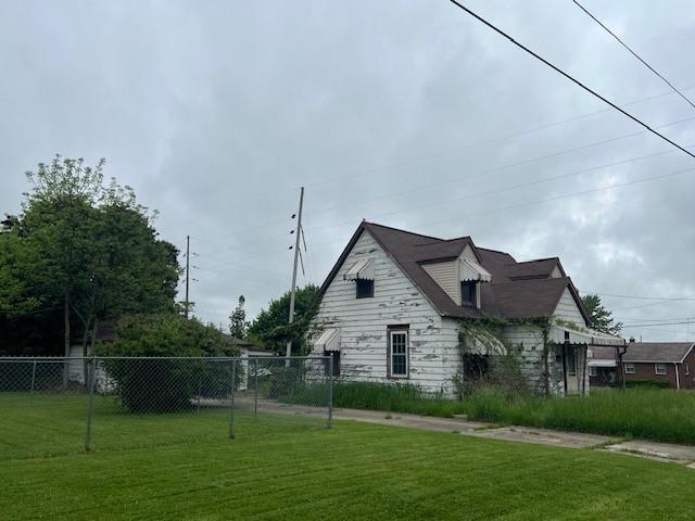 414 Hoon Ave, Farrell, PA 16121 - photo 1