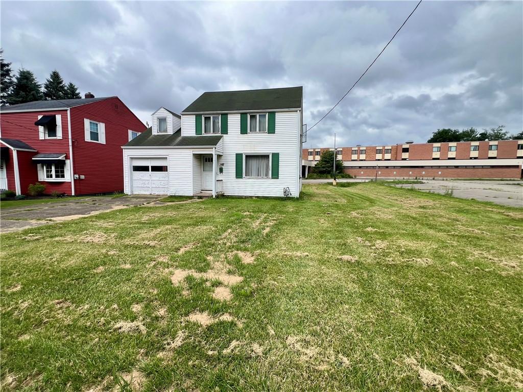 740 Pershing St, Ellwood City, PA 16117 - photo 2