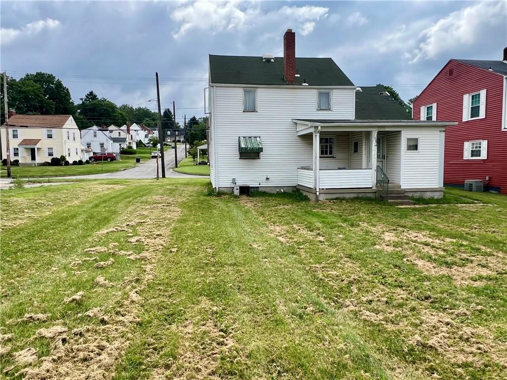 740 Pershing St, Ellwood City, PA 16117 - photo 3