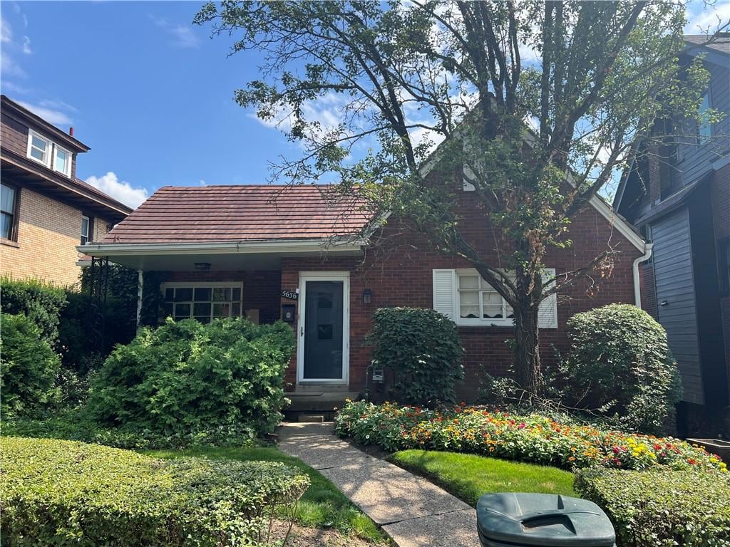 5636 Marlborough Rd, Squirrel Hill, PA 15217 - photo 1
