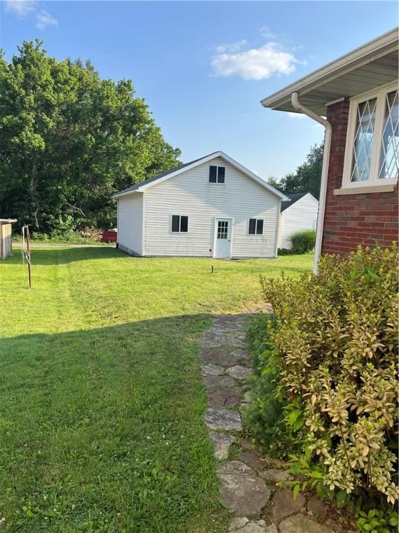 625 Todd Ave, Ellwood City, PA 16117 - photo 3