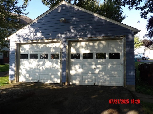 907 S Center St, Grove City Boro, PA 16127 - photo 2