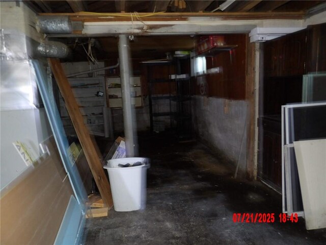 907 S Center St, Grove City Boro, PA 16127 - photo 18
