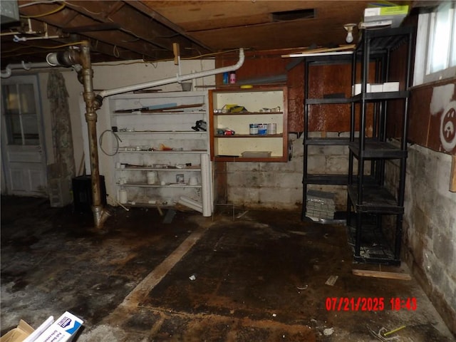 907 S Center St, Grove City Boro, PA 16127 - photo 23