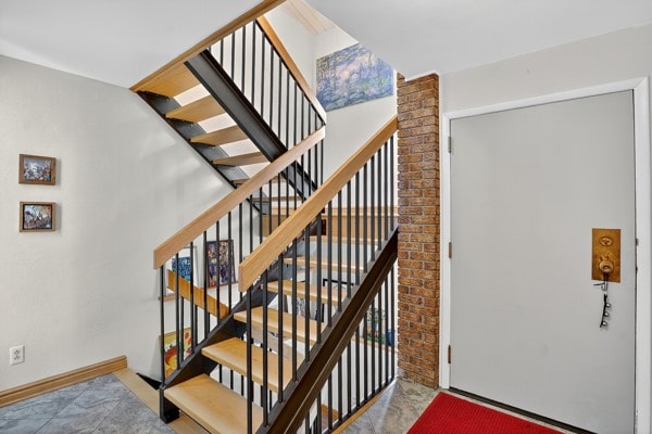 304 Blackstone Rd, Moon/Crescent Twp, PA 15108 - photo 4