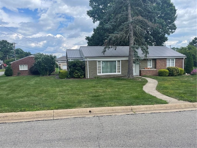 140 Rita Ave, Lower Burrell, PA 15068 - photo 1