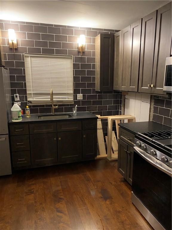 6424 Meadow St, Lincoln Larimer, PA 15206 - photo 4