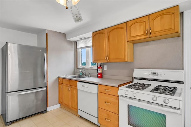 566 Dorchester Ave, Brookline, PA 15226 - photo 11