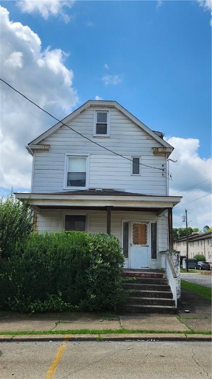 331 Walnut St, Vandergrift, PA 15690 - photo 1
