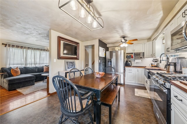 1131 Brookside Dr, Hempfield Twp, PA 15601 - photo 6