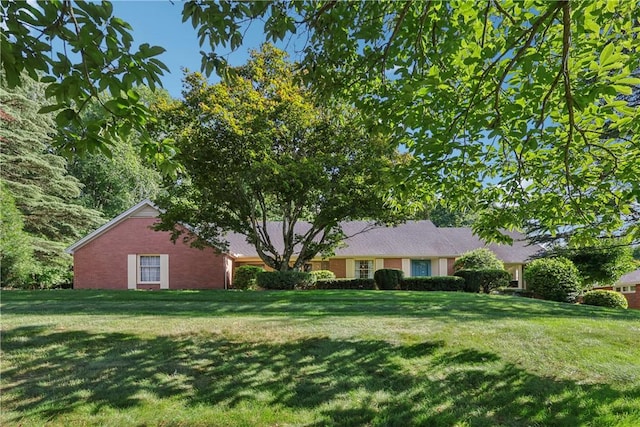 2584 Blossom Ln, Neshannock Twp, PA 16105 - photo 1