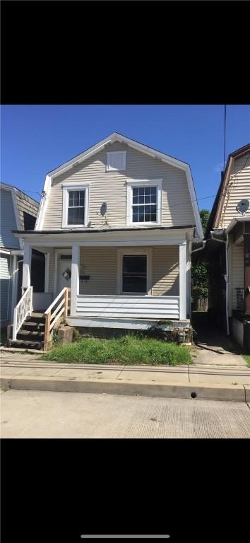 105 Locust St, New Kensington, PA 15068 - photo 1