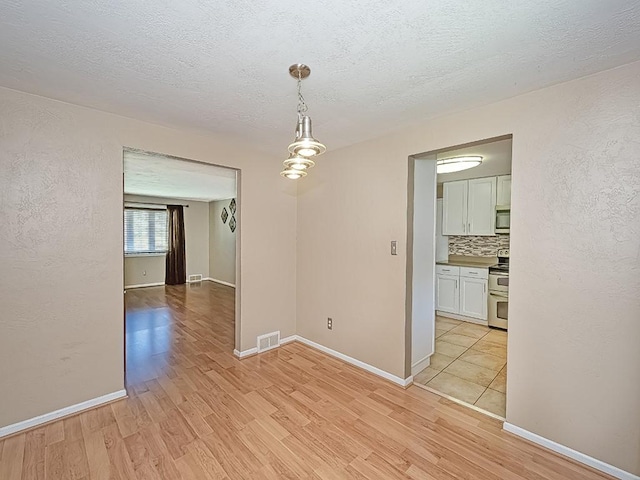 7973 Remington Dr, Mccandless, PA 15237 - photo 8