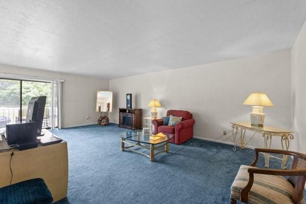 1325 Forest Green Dr, Moon/Crescent Twp, PA 15108 - photo 5